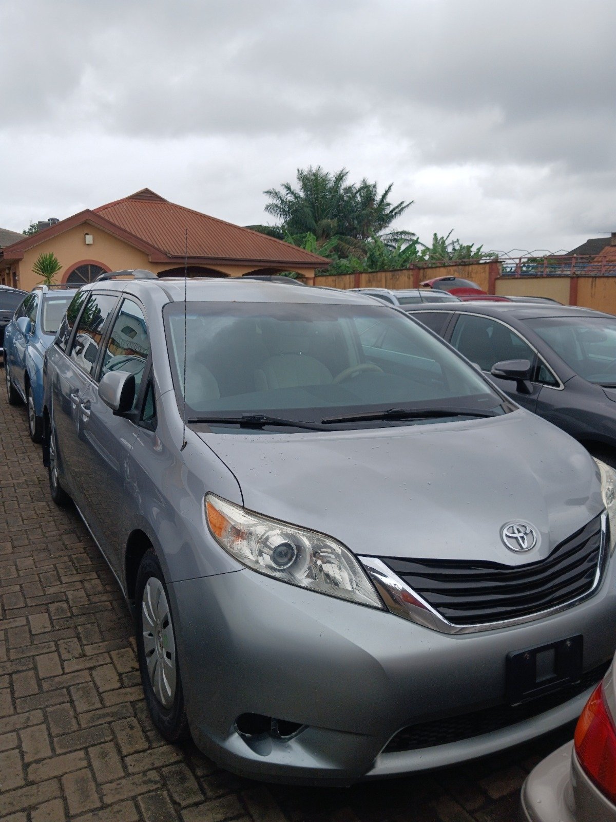 2011 Toyota Sienna LE
